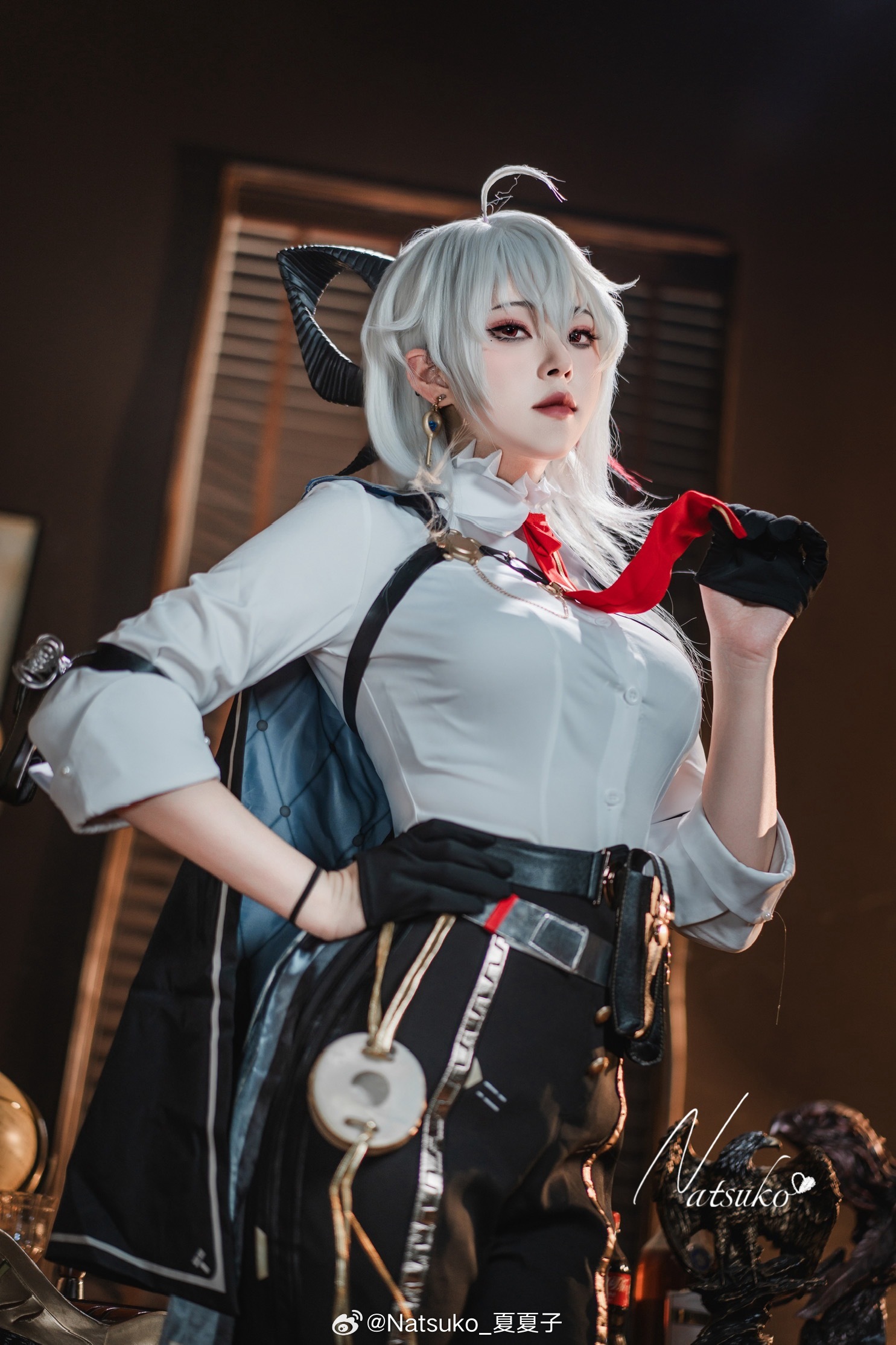 cosplay 加班……？那就加吧。 鸣潮 赞妮@Natsuko_夏夏子-米哈社