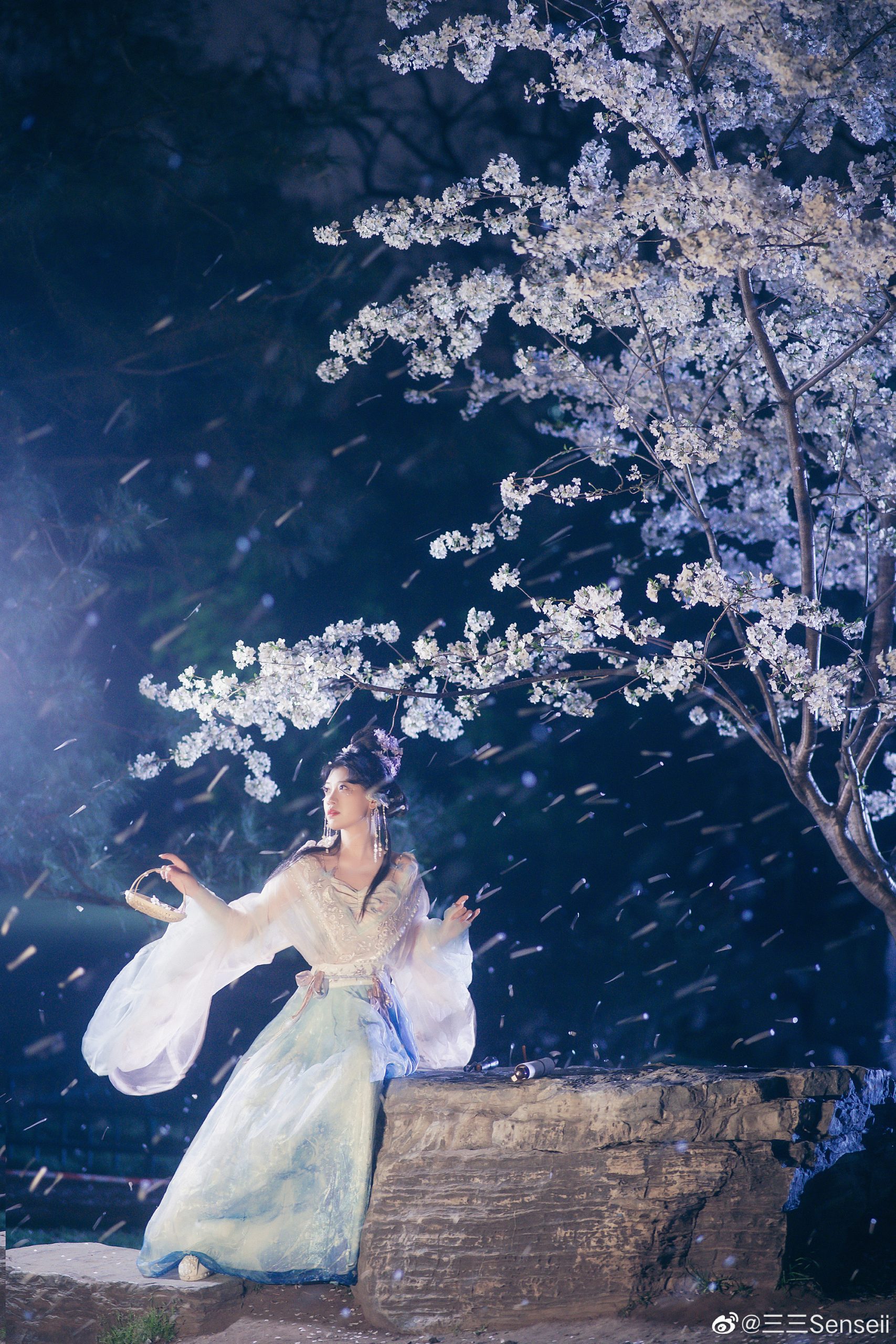 【汉服】 他时回首谁堪忆 春有樱花秋木犀@三三Senseii-米哈社