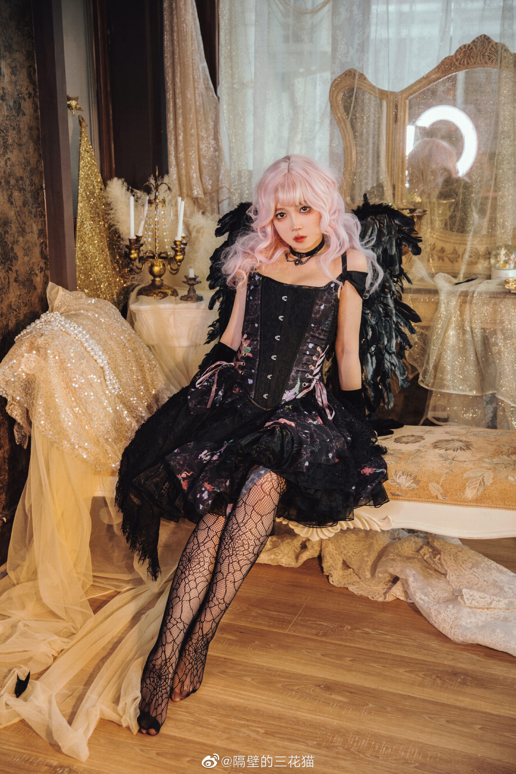 lolita 你给我的爱，是欲望自身的真相...@隔壁的三花猫-米哈社